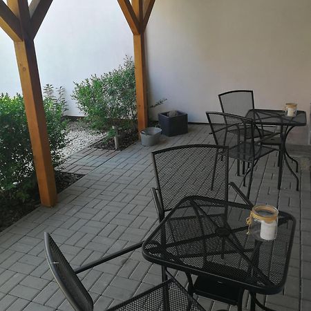 Na Domecku Apartment Boretice Exterior photo